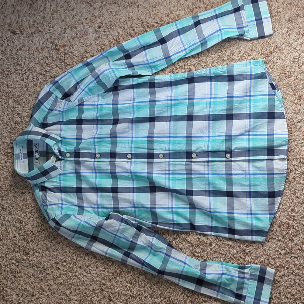 Express dress shirt. Extra Slim Fit. Size small.